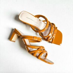 Intentionally Blank Willow Sandal